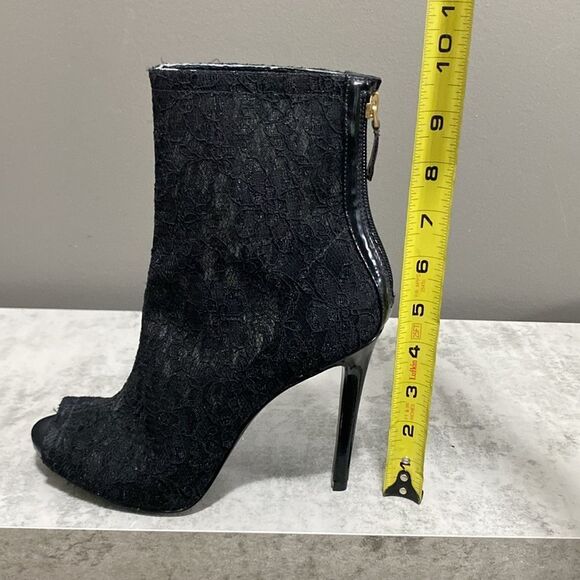 Guess Black Lace Mesh Gorgeous Ankle Boots/Booties Peep Toe Size 7.5 - Picture 15 of 16